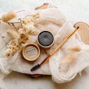 Vegan Zero Waste Black Mascara - Image 1